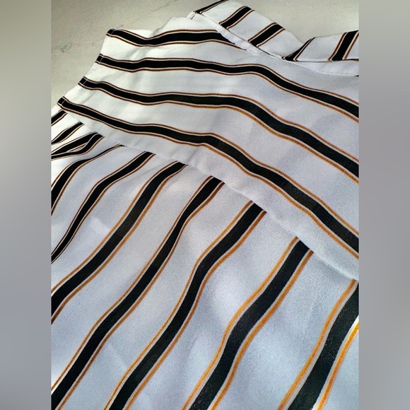 Sheer stripped button down collard tank - Picture 2 of 11